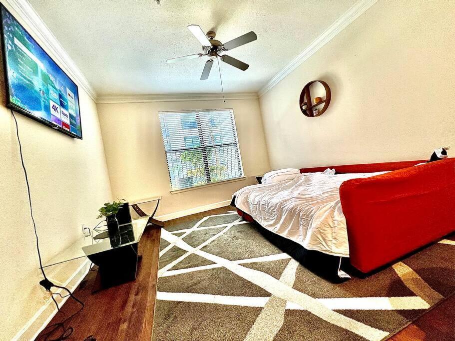 Luxury 1Bedroom/Pool View/ Galleria W/Study Desk Houston Extérieur photo