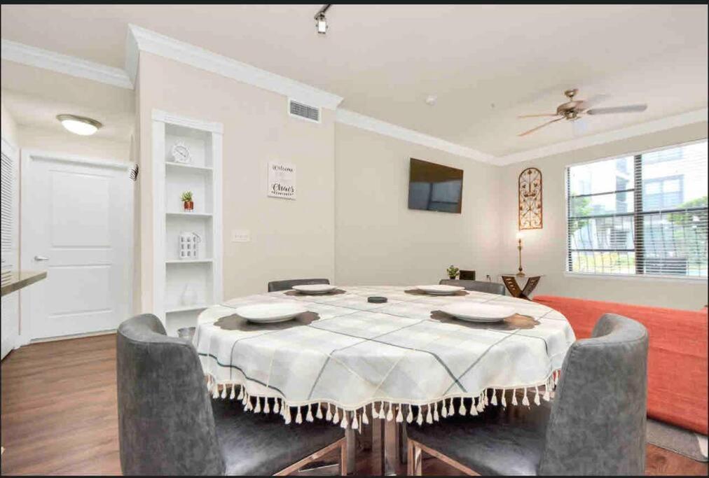 Luxury 1Bedroom/Pool View/ Galleria W/Study Desk Houston Extérieur photo